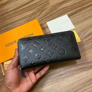 LV Zip Clutch Higher Quality